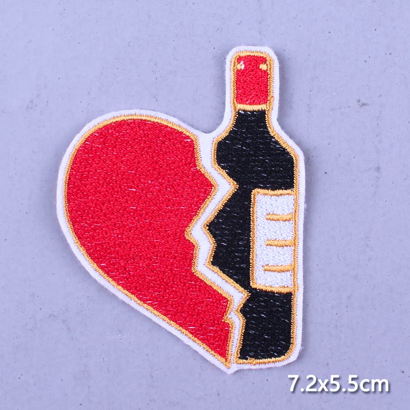 Japan Anime Cartoon Patches On Clothes Skull Heart Iron on Embroidered Patches For Clothing DIY Hippie Stripe Applique Badge diy